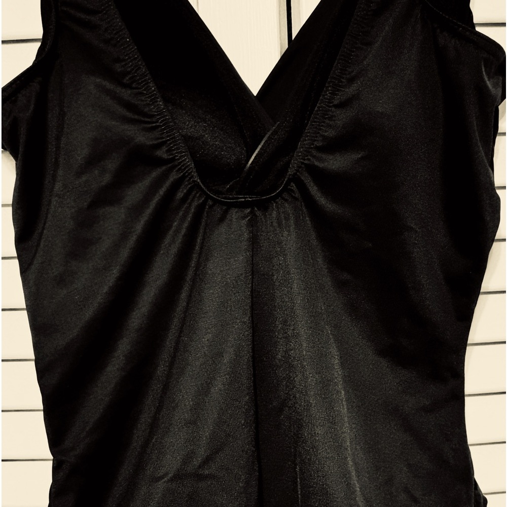 Black miracle suit brand new never worn!